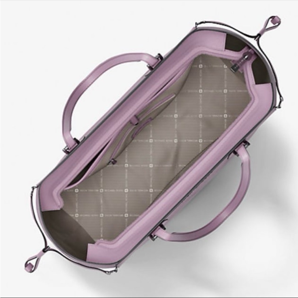 MICHAEL KORS Voyager Large
Saffiano Leather Shoulder Tote Bag Lilac - Picture 2 of 12